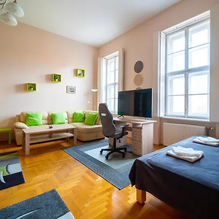 Tomka Homestay Szeged